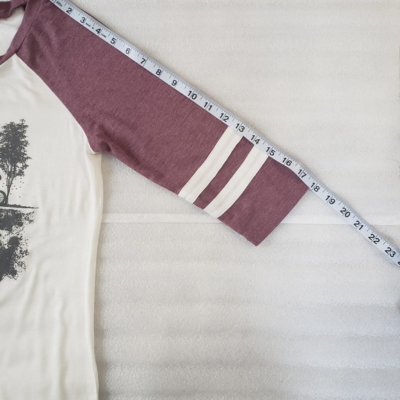 Netflix Stranger Things Crew neck Shirt - Picture 9 of 11